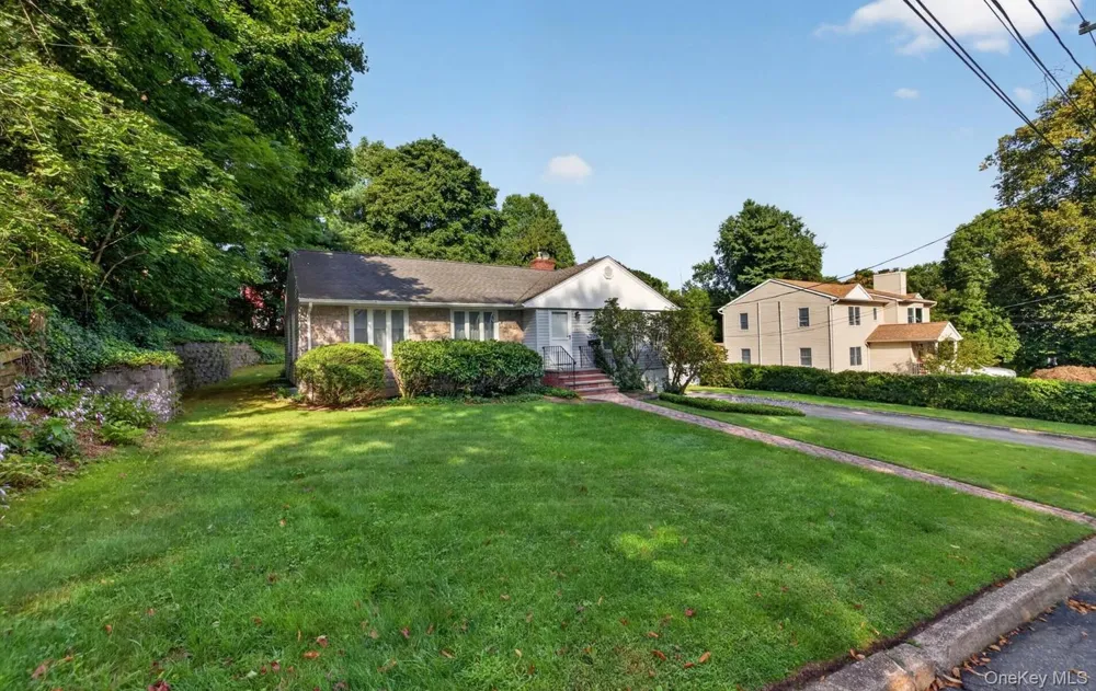 31 Francis Terrace Glen Cove, NY 11542