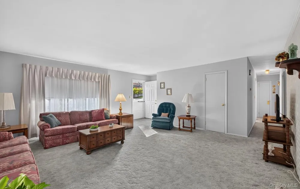 31 Francis Terrace Glen Cove, NY 11542