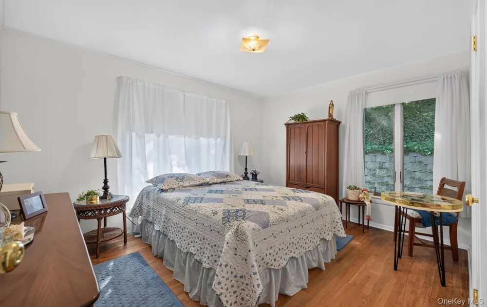 31 Francis Terrace Glen Cove, NY 11542