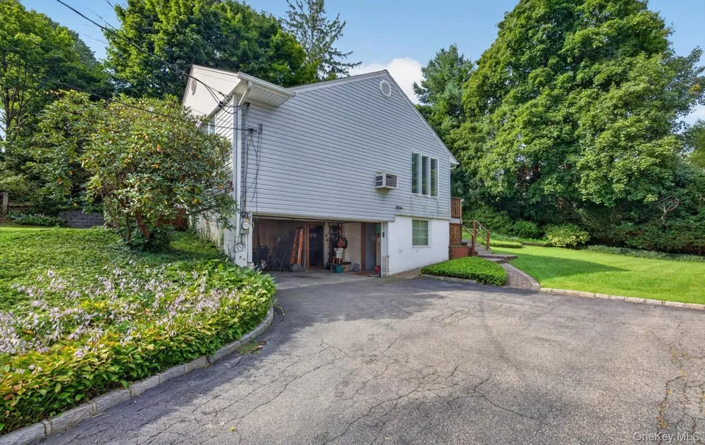 31 Francis Terrace Glen Cove, NY 11542
