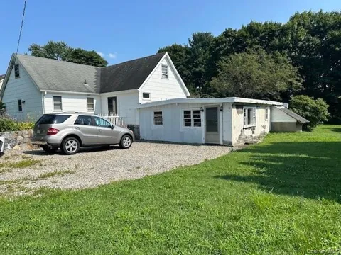 49 Hickory Drive