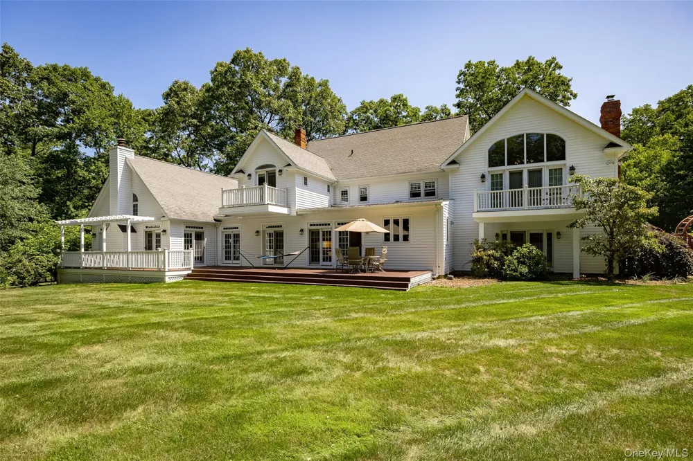 18 Innsbruck Boulevard Hopewell Junction, NY 12533