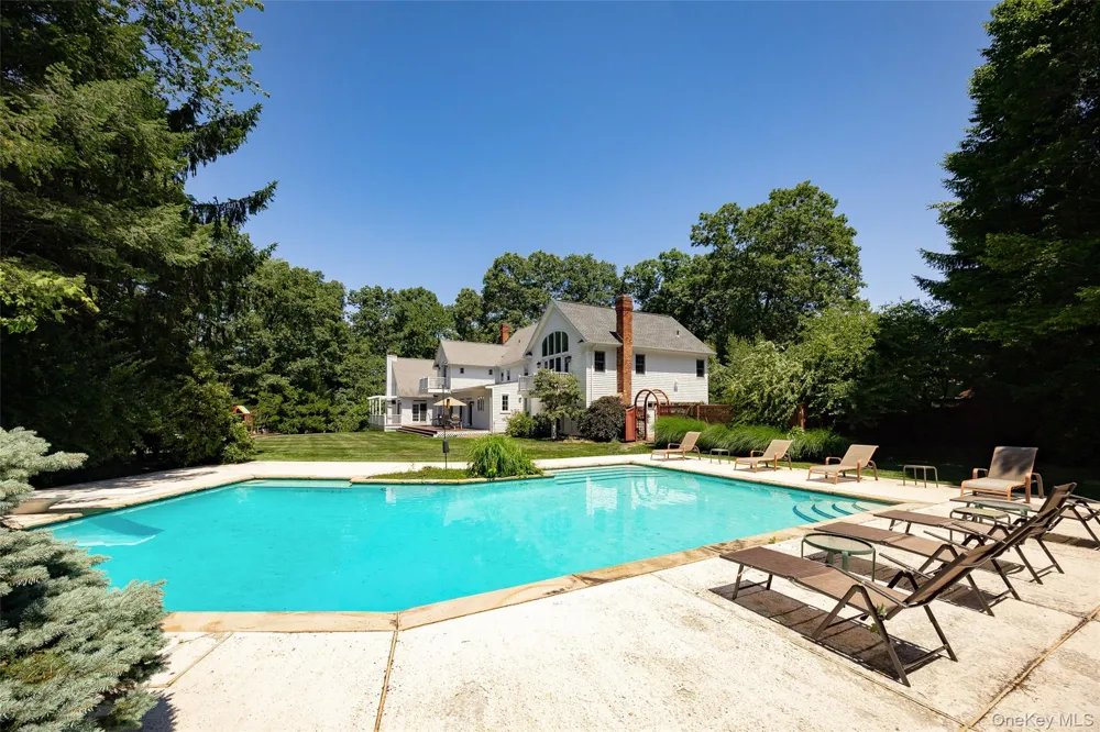 18 Innsbruck Boulevard Hopewell Junction, NY 12533