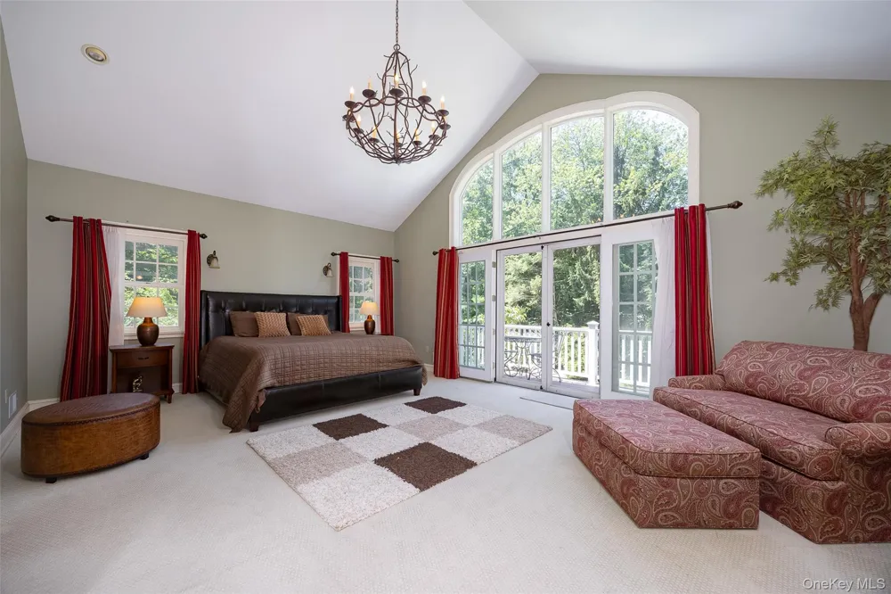 18 Innsbruck Boulevard Hopewell Junction, NY 12533