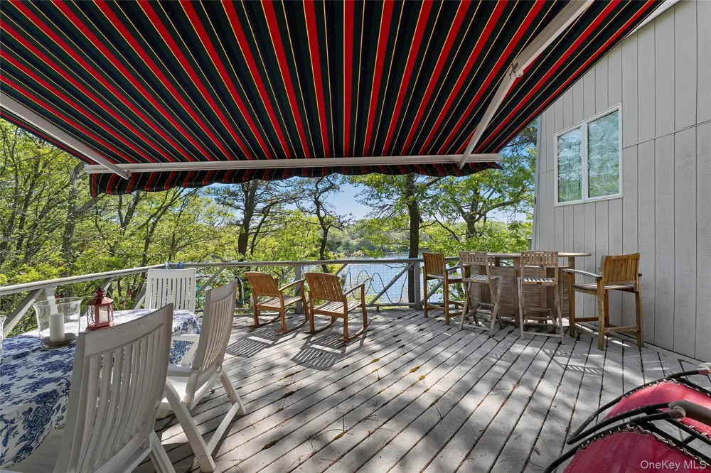 9 Lake View Ct Southampton, NY 11968
