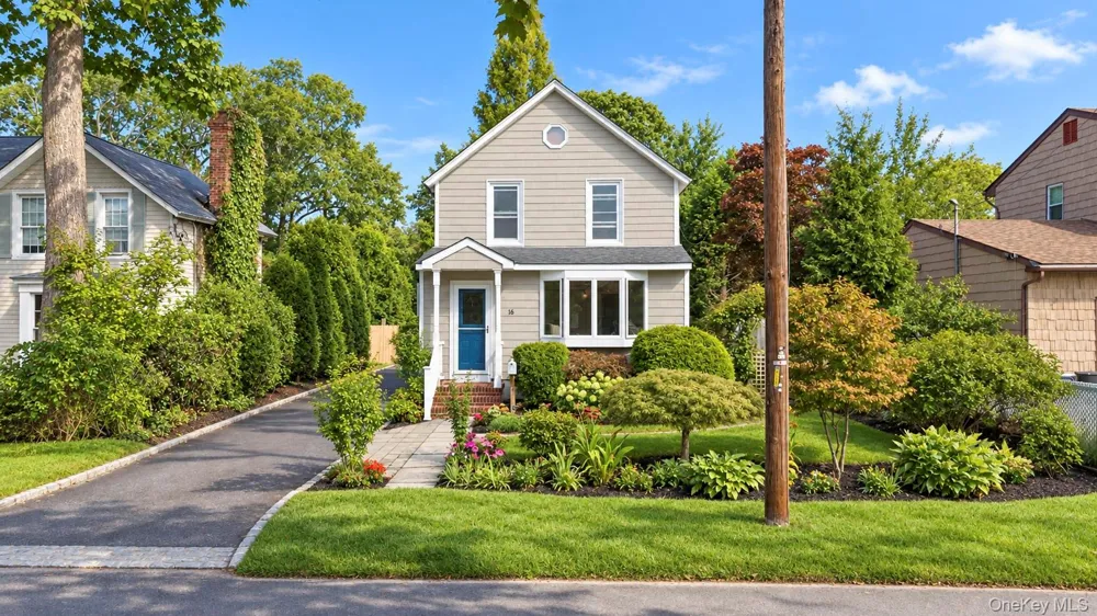 16 Grove Street Lindenhurst, NY 11757