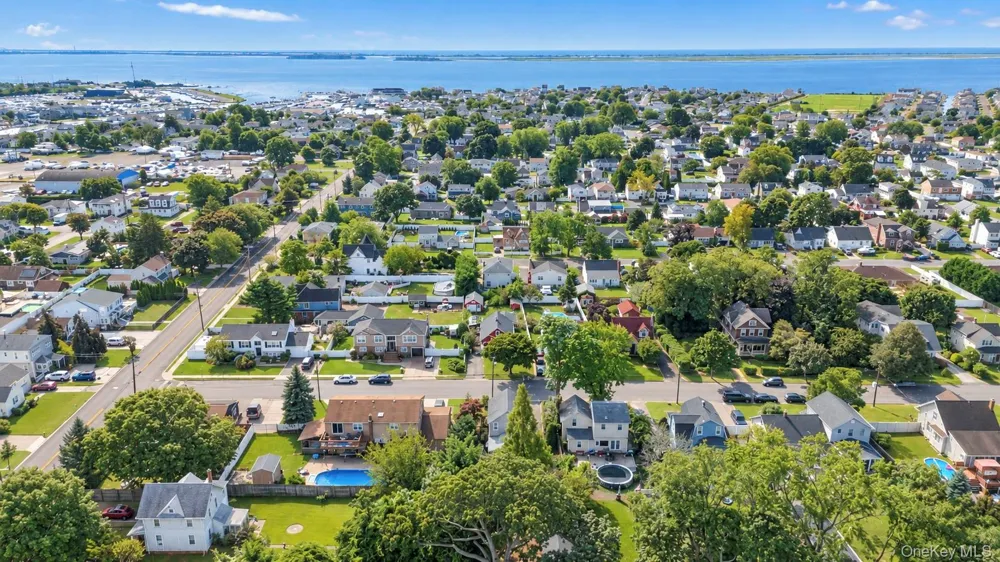16 Grove Street Lindenhurst, NY 11757
