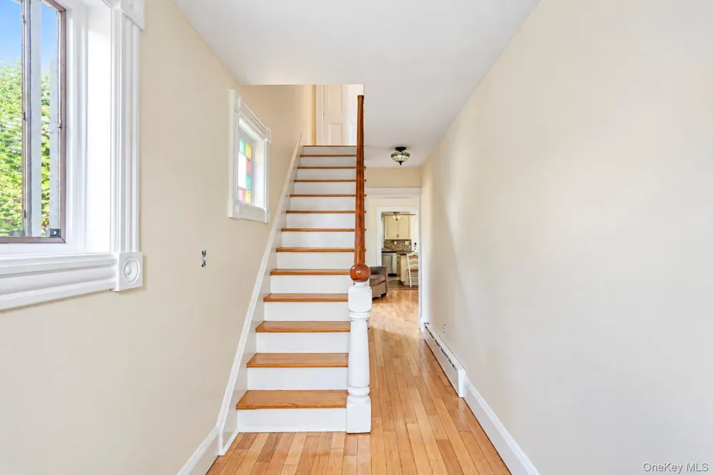 16 Grove Street Lindenhurst, NY 11757