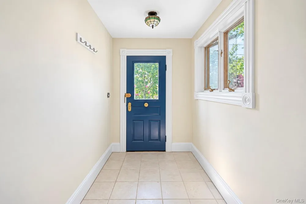 16 Grove Street Lindenhurst, NY 11757
