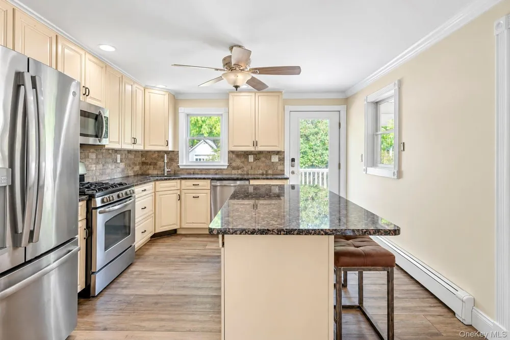 16 Grove Street Lindenhurst, NY 11757