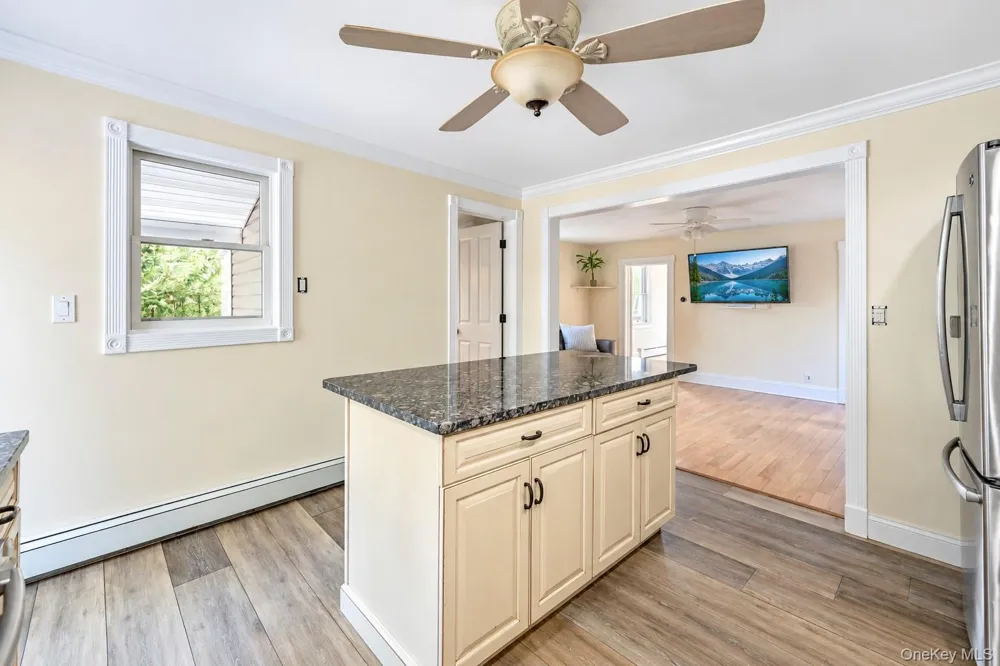 16 Grove Street Lindenhurst, NY 11757