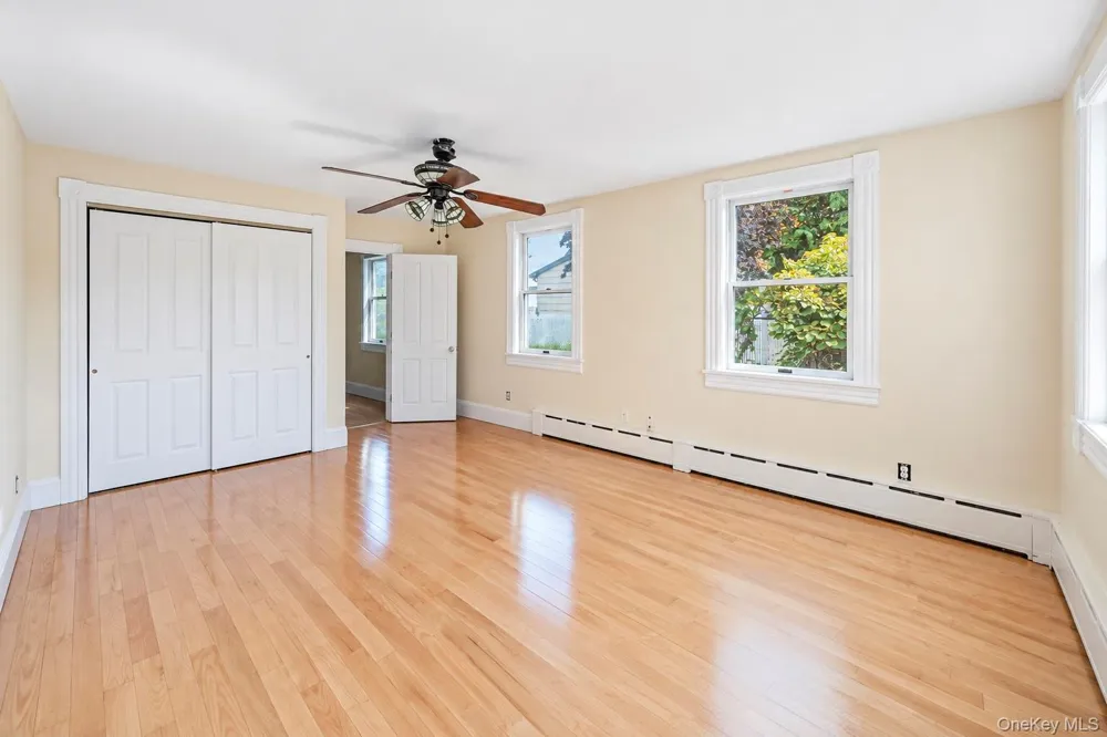 16 Grove Street Lindenhurst, NY 11757