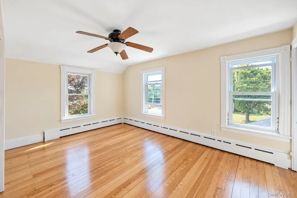 16 Grove Street Lindenhurst, NY 11757