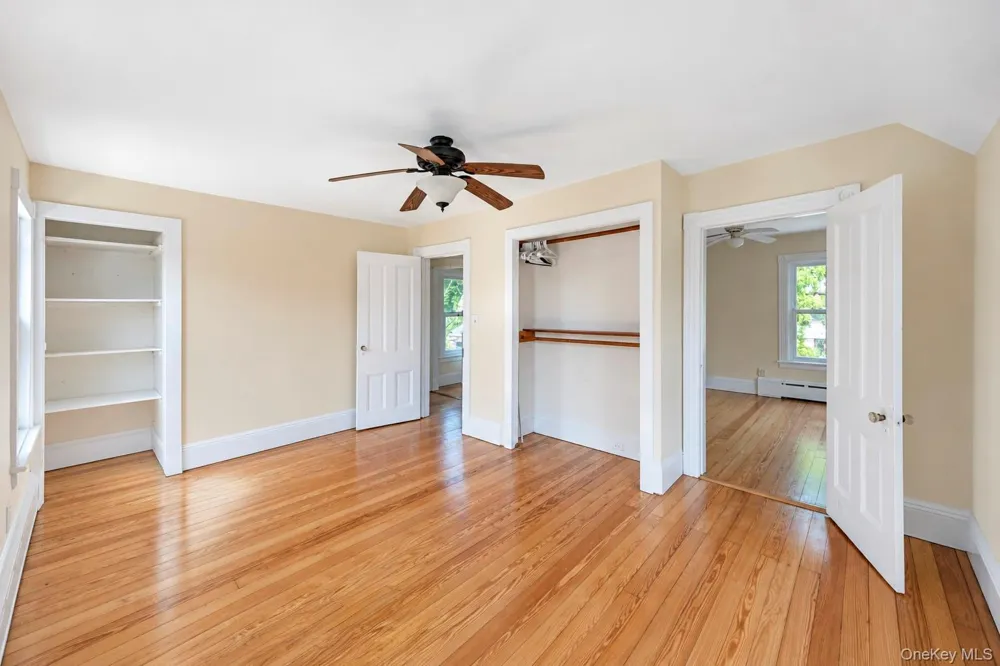 16 Grove Street Lindenhurst, NY 11757
