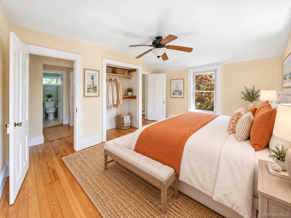 16 Grove Street Lindenhurst, NY 11757