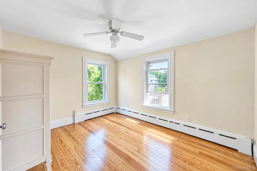 16 Grove Street Lindenhurst, NY 11757