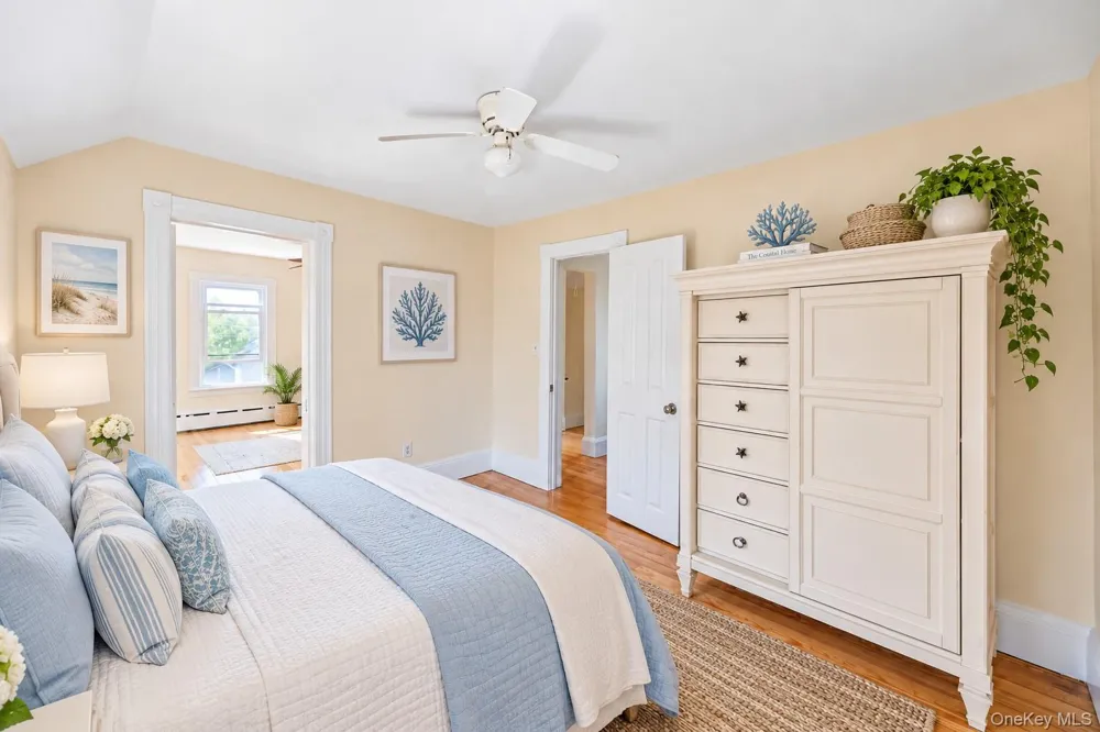 16 Grove Street Lindenhurst, NY 11757