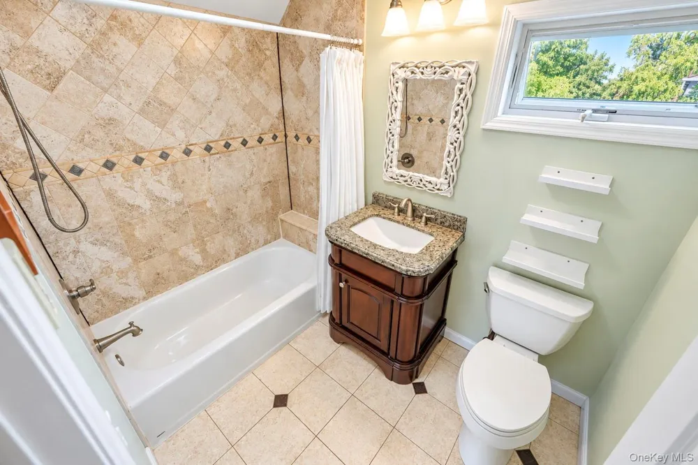 16 Grove Street Lindenhurst, NY 11757