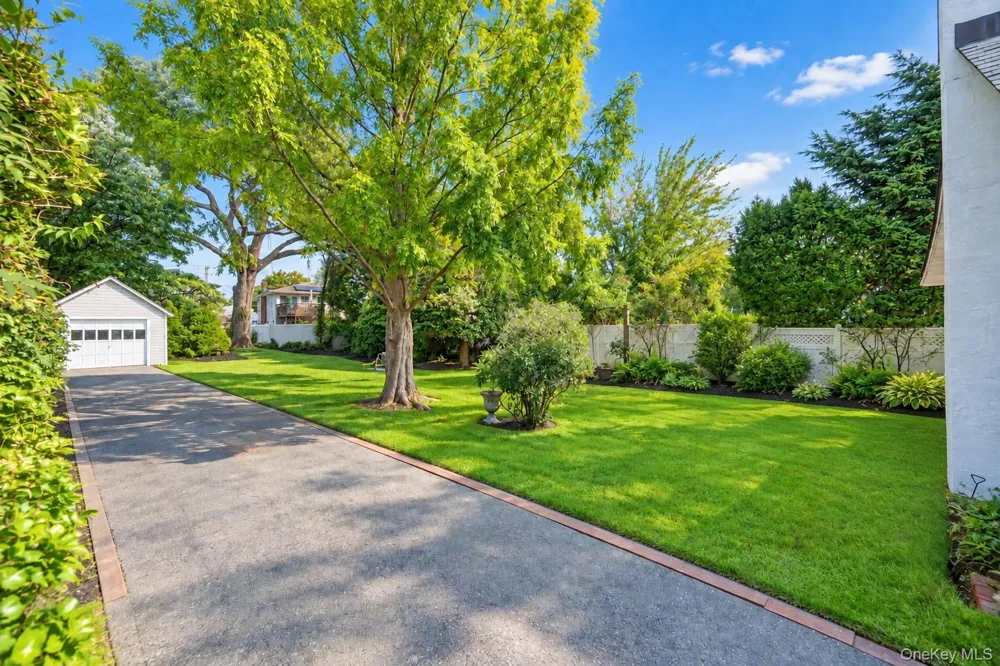 16 Grove Street Lindenhurst, NY 11757