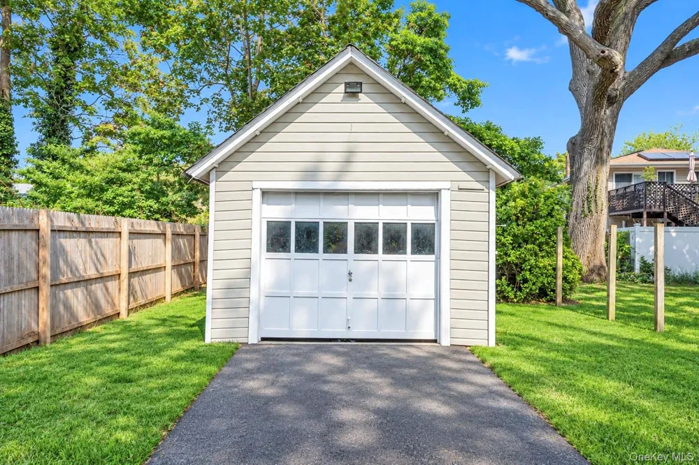 16 Grove Street Lindenhurst, NY 11757