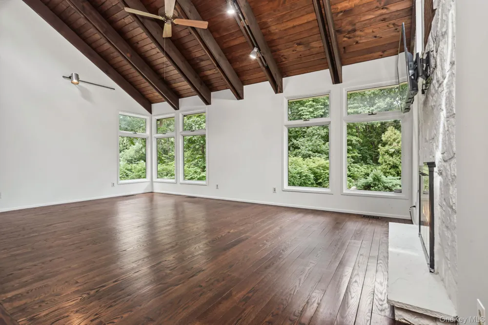 4 Leatherstocking Lane Mamaroneck, NY 10543