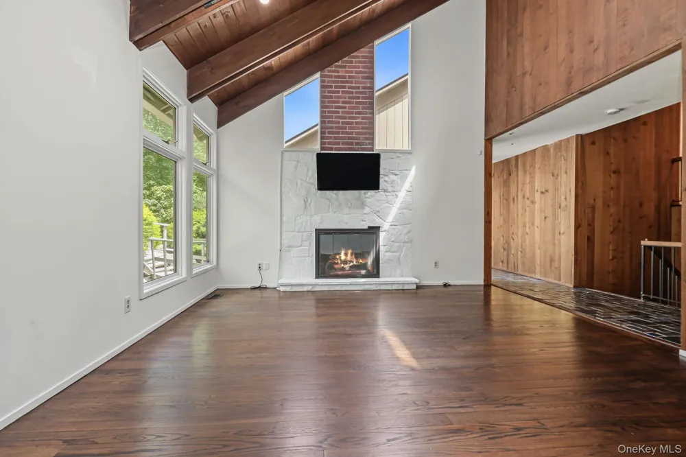 4 Leatherstocking Lane Mamaroneck, NY 10543