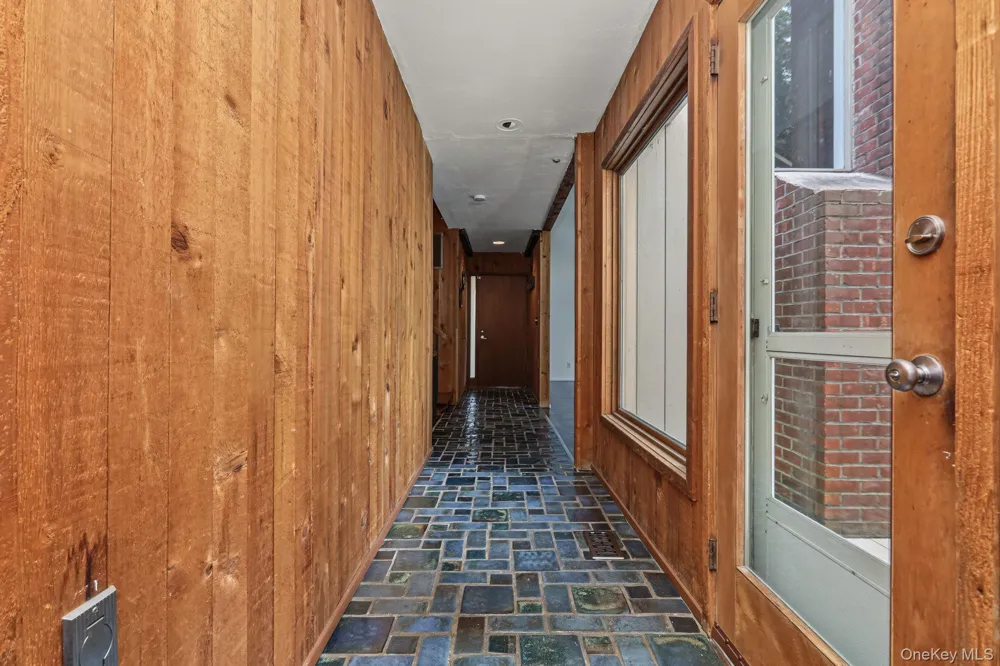 4 Leatherstocking Lane Mamaroneck, NY 10543