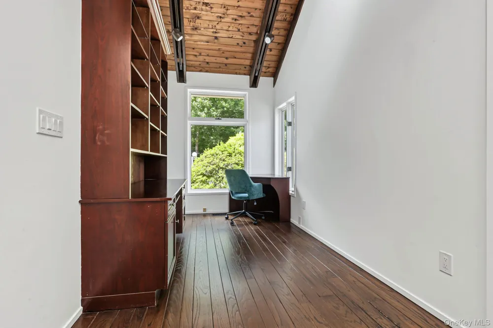 4 Leatherstocking Lane Mamaroneck, NY 10543