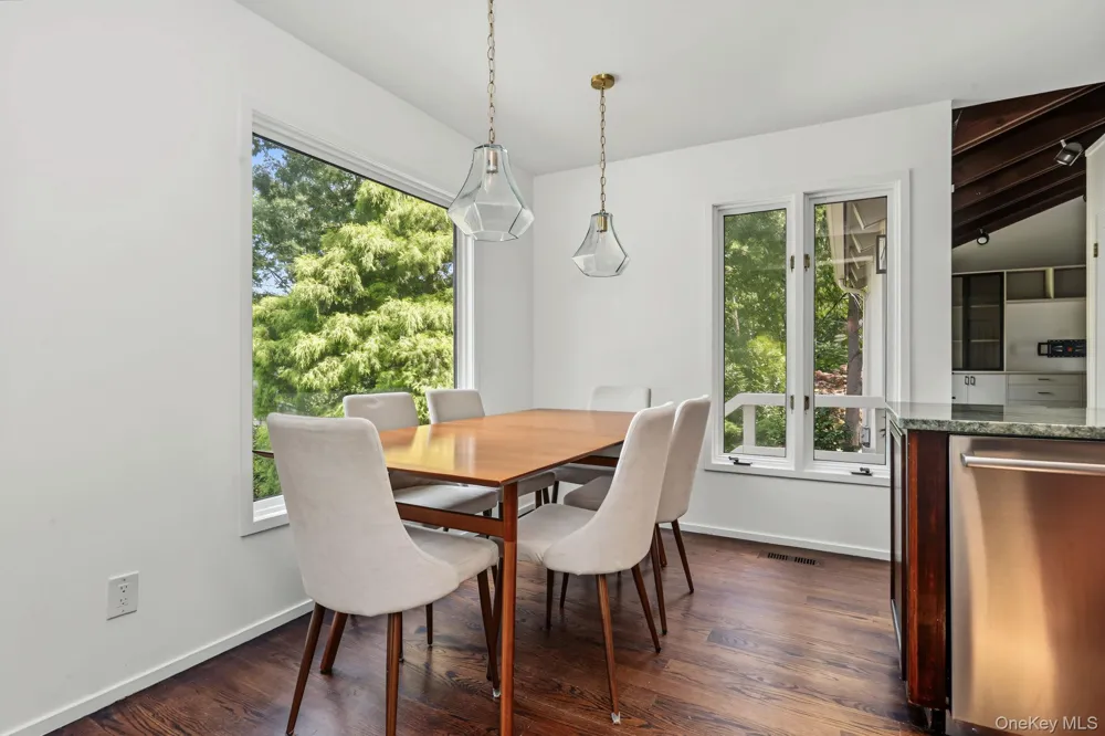 4 Leatherstocking Lane Mamaroneck, NY 10543