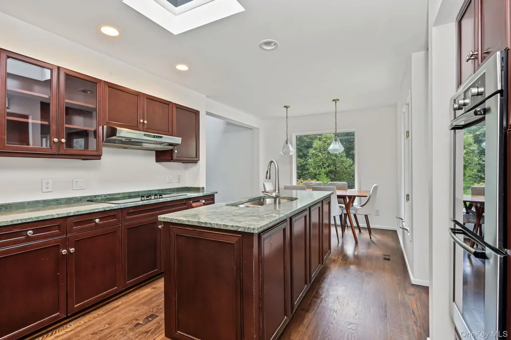 4 Leatherstocking Lane Mamaroneck, NY 10543