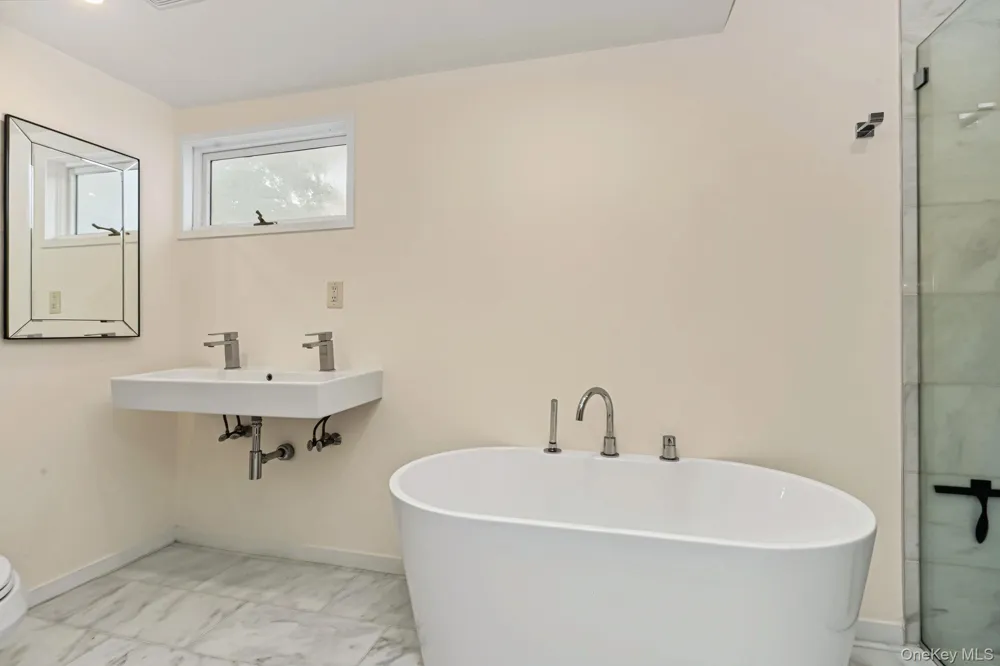 4 Leatherstocking Lane Mamaroneck, NY 10543