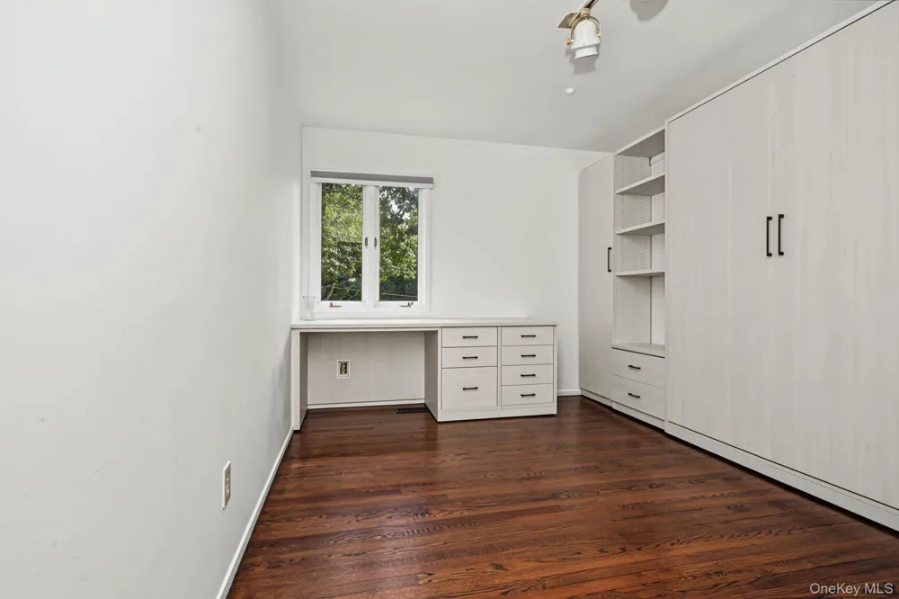 4 Leatherstocking Lane Mamaroneck, NY 10543