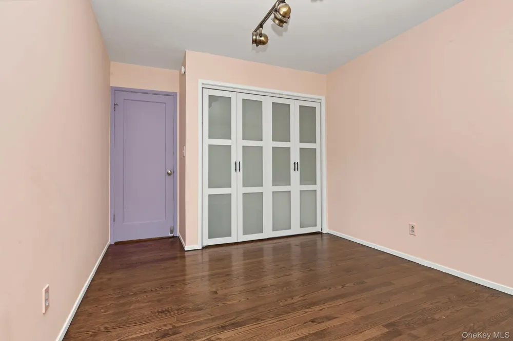 4 Leatherstocking Lane Mamaroneck, NY 10543