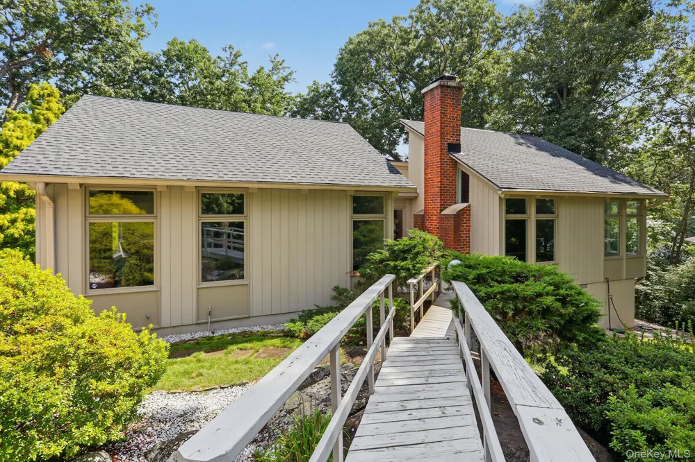 4 Leatherstocking Lane Mamaroneck, NY 10543