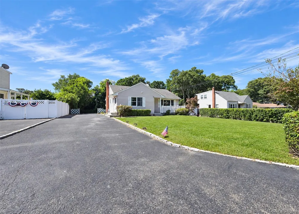 80 Carroll Avenue Ronkonkoma, NY 11779