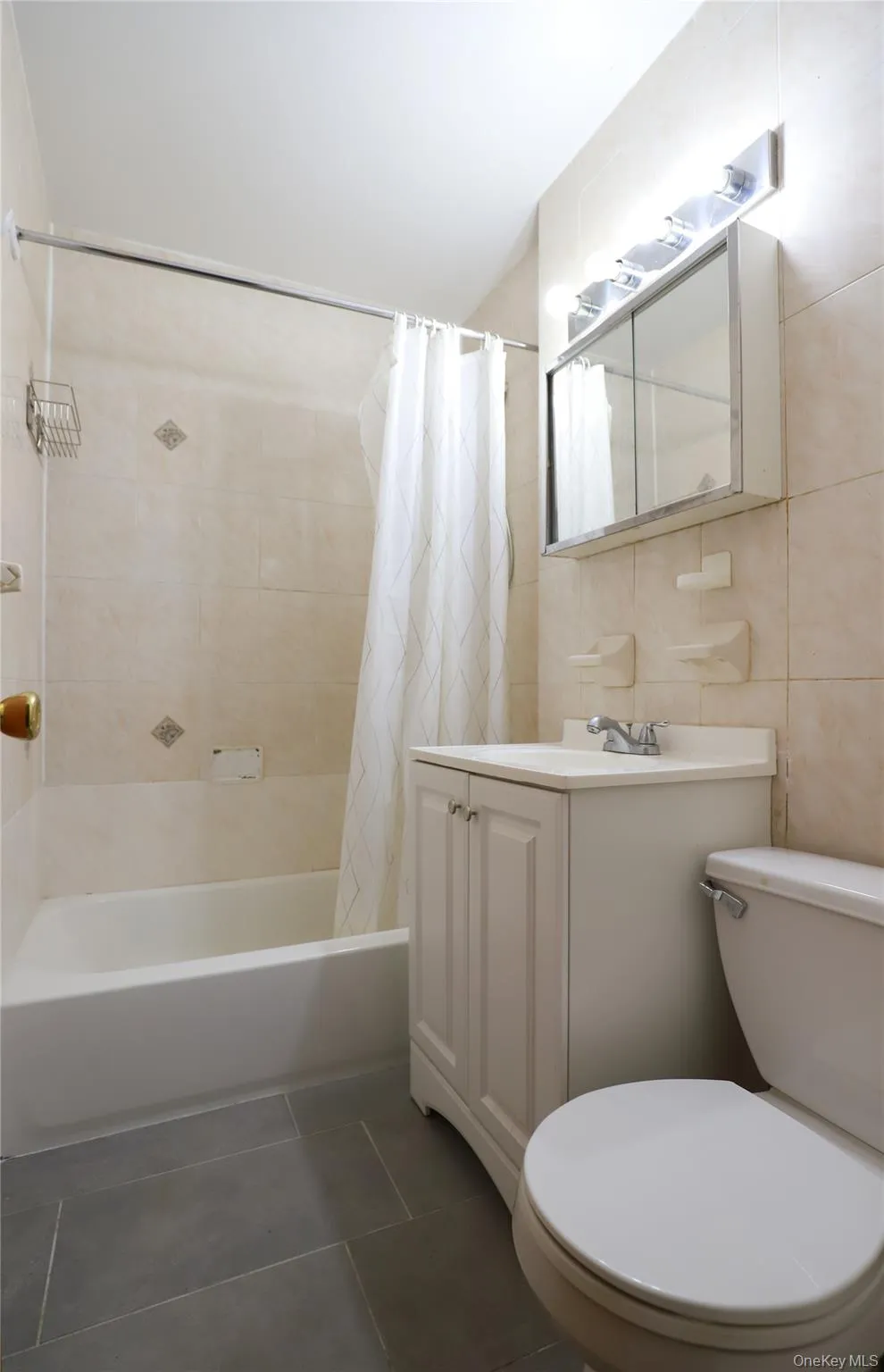 53-11 90th Street #6C Elmhurst, NY 11373