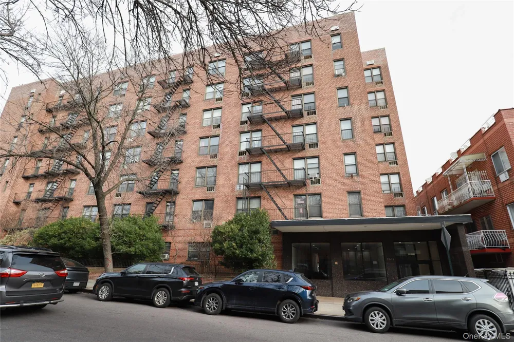 53-11 90th Street #6C Elmhurst, NY 11373