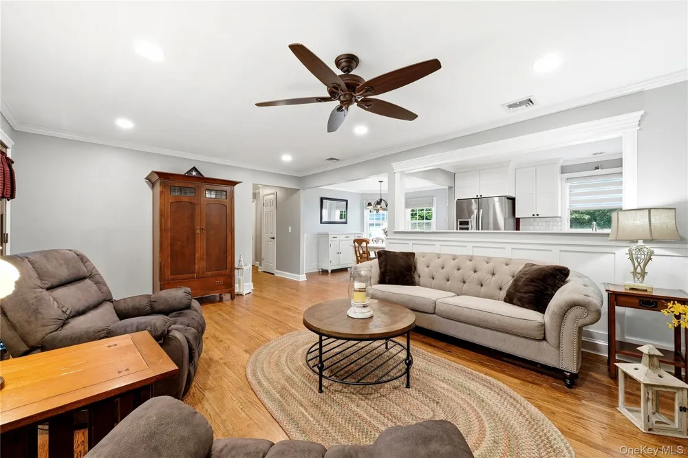 2 Baltic Place Amity Harbor, NY 11701