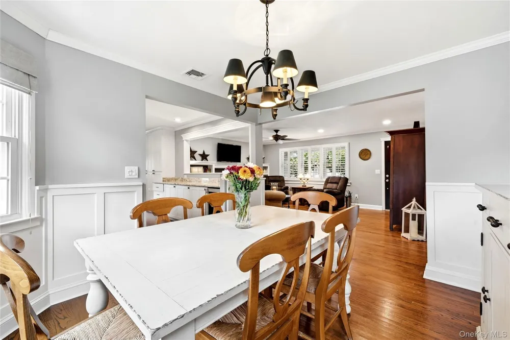 2 Baltic Place Amity Harbor, NY 11701