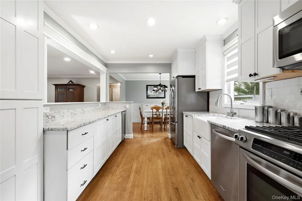 2 Baltic Place Amity Harbor, NY 11701