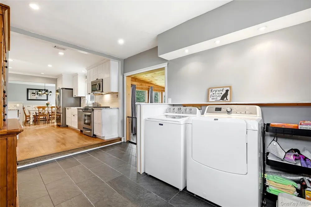 2 Baltic Place Amity Harbor, NY 11701