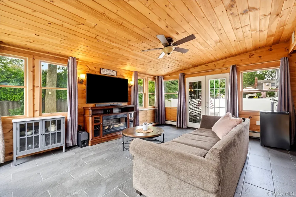 2 Baltic Place Amity Harbor, NY 11701