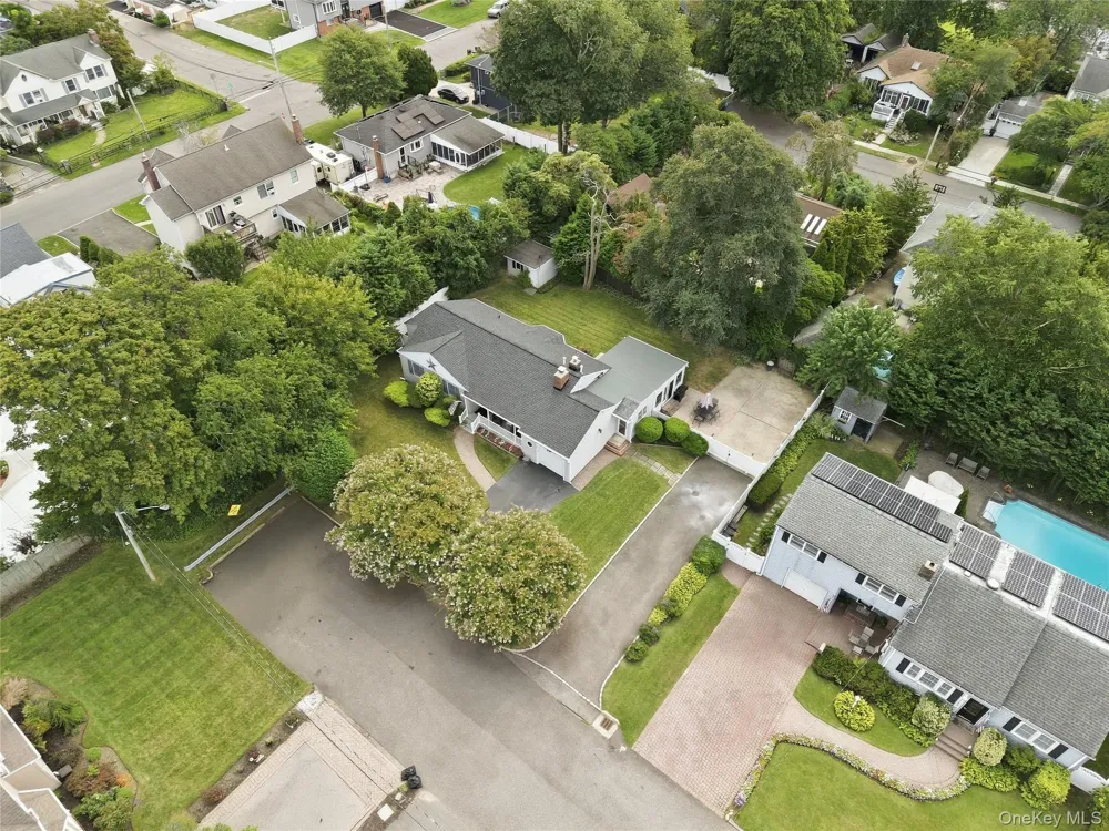 2 Baltic Place Amity Harbor, NY 11701