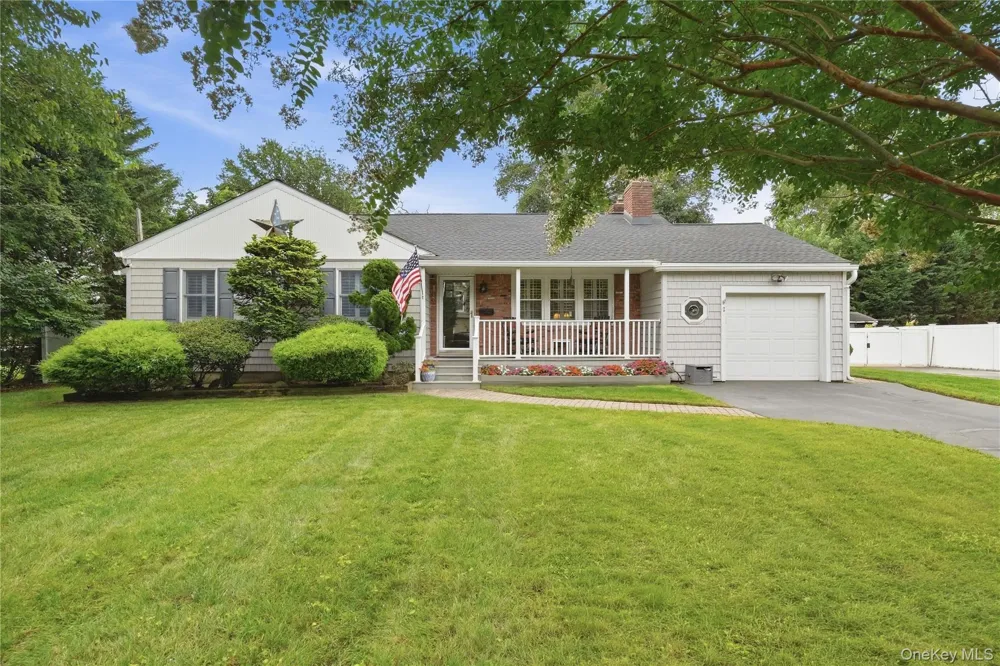 2 Baltic Place Amity Harbor, NY 11701