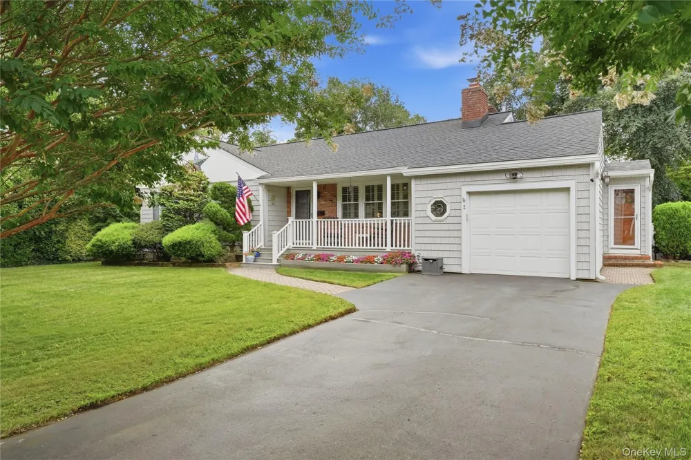 2 Baltic Place Amity Harbor, NY 11701