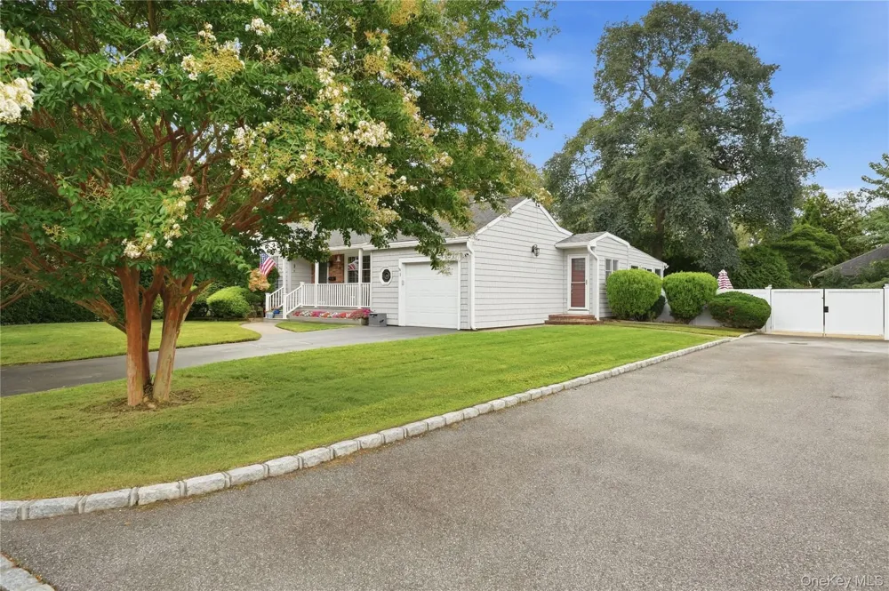 2 Baltic Place Amity Harbor, NY 11701