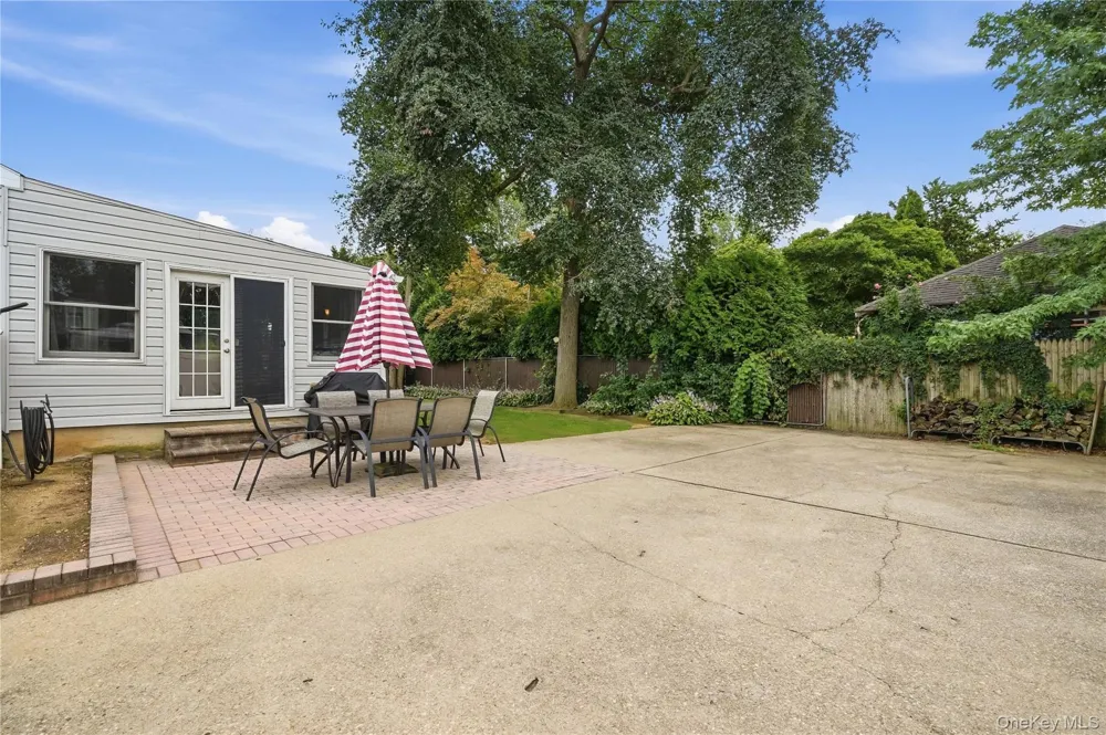 2 Baltic Place Amity Harbor, NY 11701