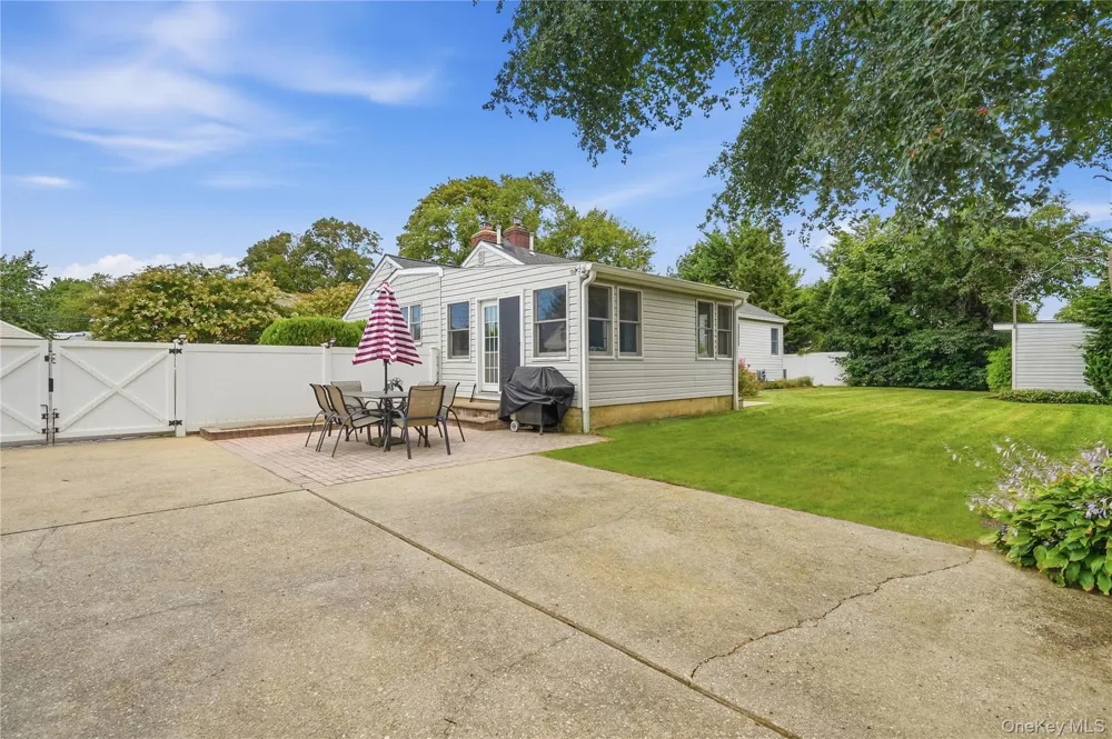 2 Baltic Place Amity Harbor, NY 11701