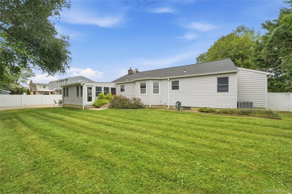 2 Baltic Place Amity Harbor, NY 11701