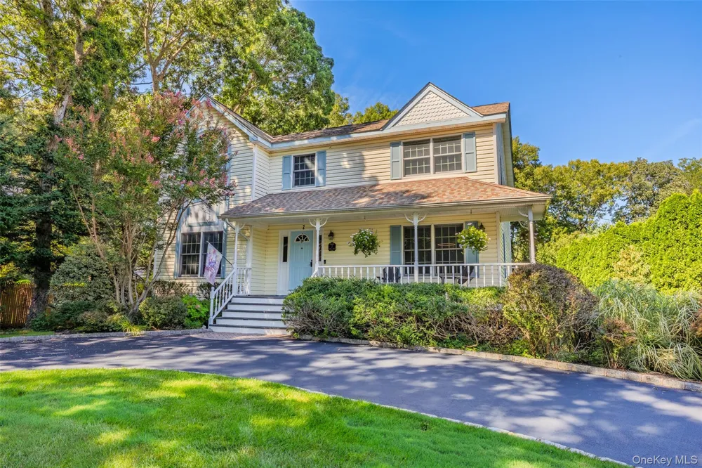 7 Holly Lane Port Jefferson, NY 11777